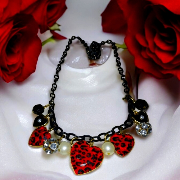 Leopard Heart Charm Necklace - Red and Black - Picture 1 of 2